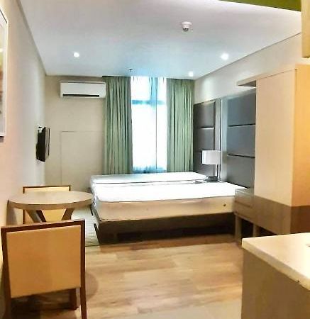 Studio Unit Condo At Antel Serenity Suites Makati Manila Zewnętrze zdjęcie