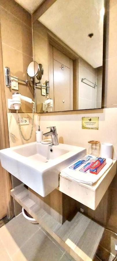 Studio Unit Condo At Antel Serenity Suites Makati Manila Zewnętrze zdjęcie